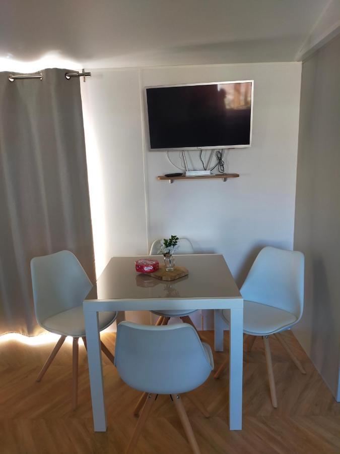 Bj Chalets - De Rug 3 - Vakantiepark Lauwersoog - Luxe Chalet Met Vaatwasser En Inloopkast! Vroege Incheck! Met Airco! Exteriér fotografie